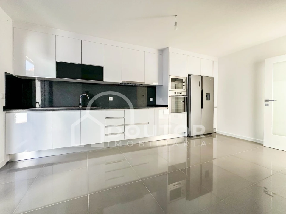 Moradia T3 para Venda em Santo Antonio Foto 12