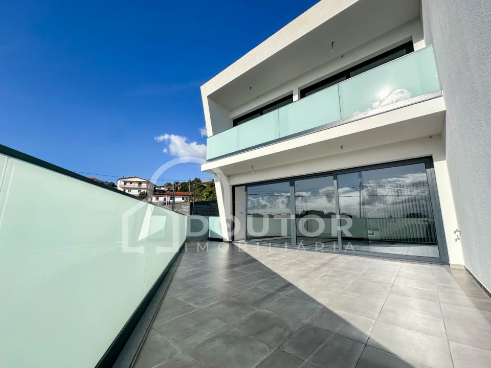 Moradia T3 para Venda em Santo Antonio Foto 6