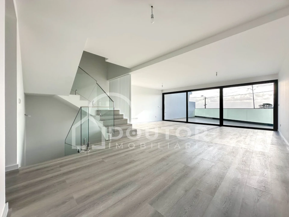 Moradia T3 para Venda em Santo Antonio Foto 8