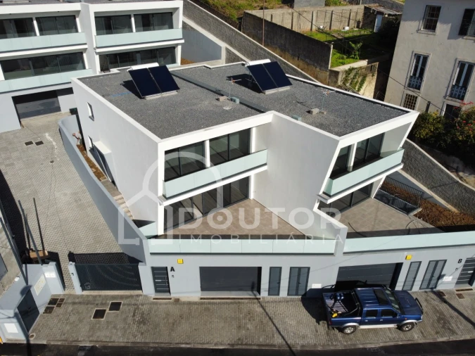 Moradia T3 para Venda em Santo Antonio