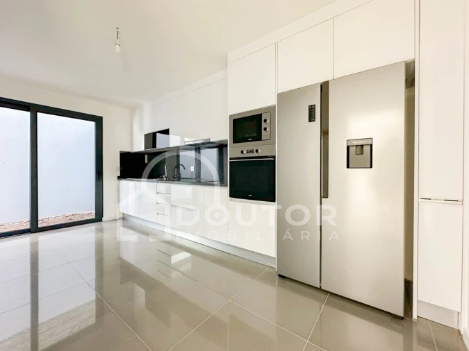 Moradia T3 para Venda em Santo Antonio Foto 14