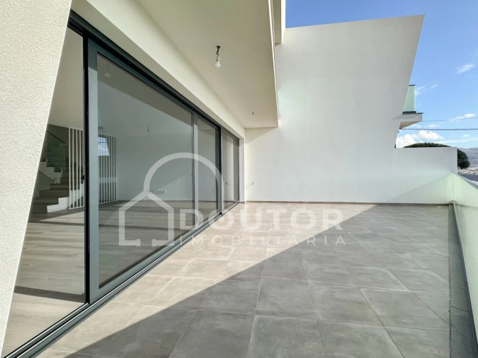 Moradia T3 para Venda em Santo Antonio Foto 7