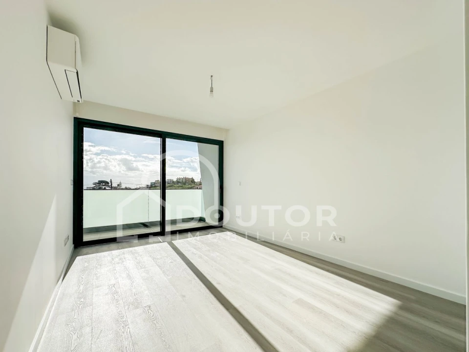 Moradia T3 para Venda em Santo Antonio Foto 13