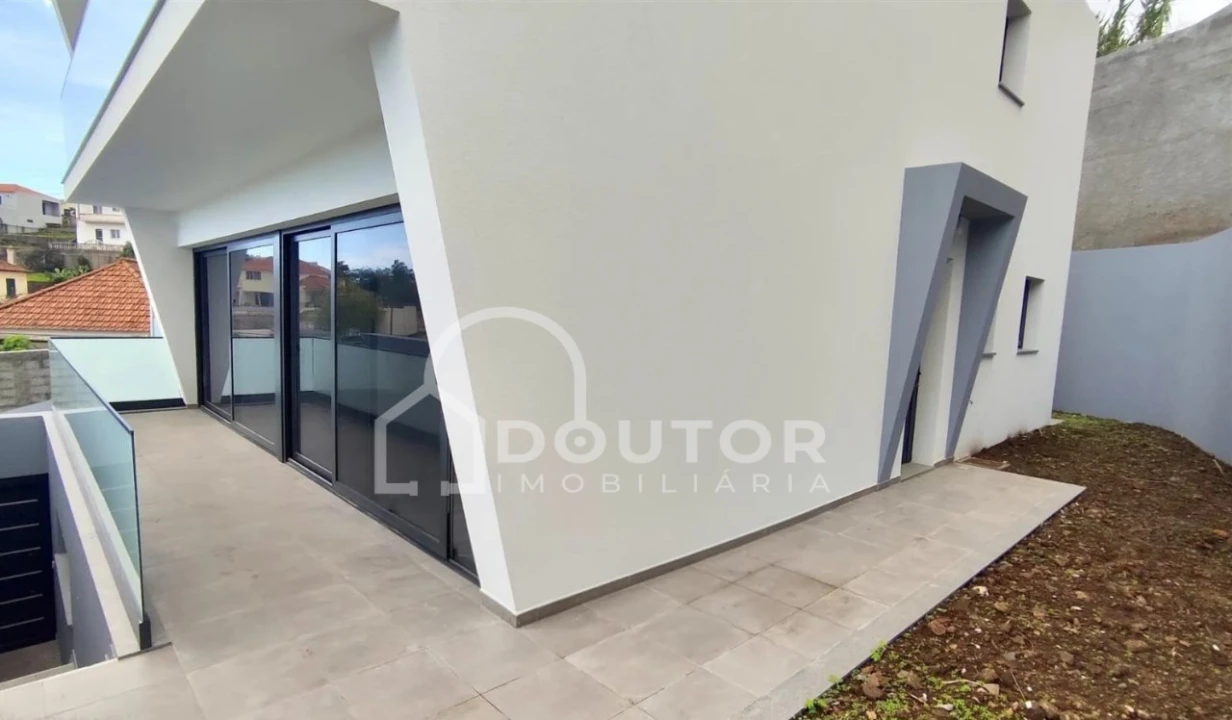 Moradia T3 para Venda em Santo Antonio Foto 10