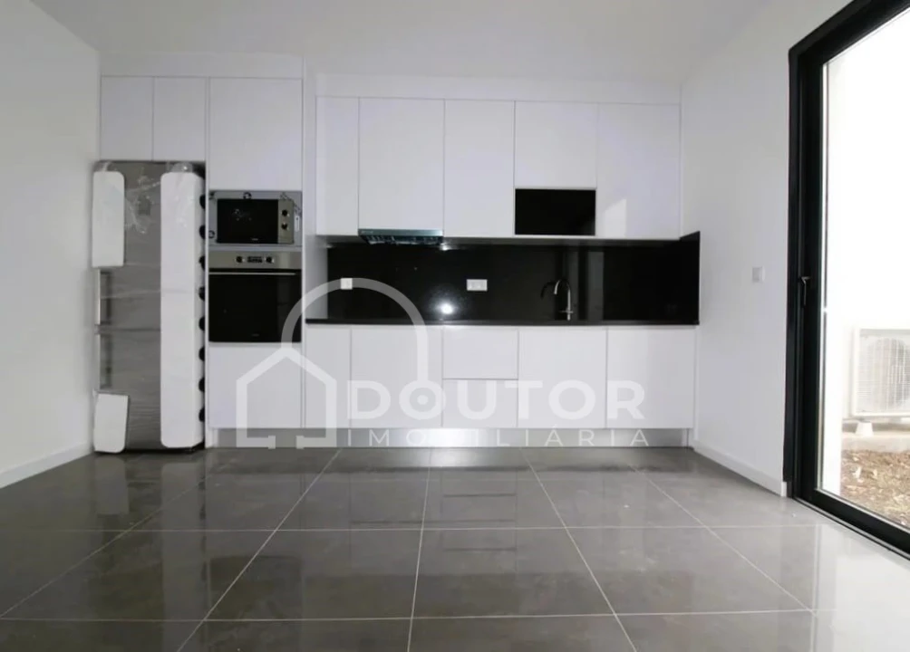 Moradia T3 para Venda em Santo Antonio Foto 8