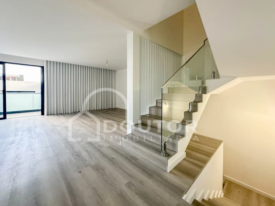 Moradia T3 para Venda em Santo Antonio Foto 8