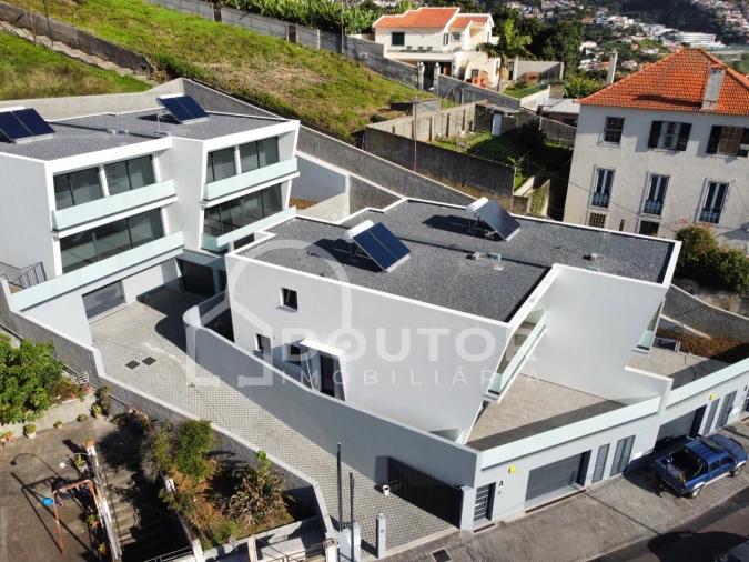 Moradia T3 para Venda em Santo Antonio Foto 3