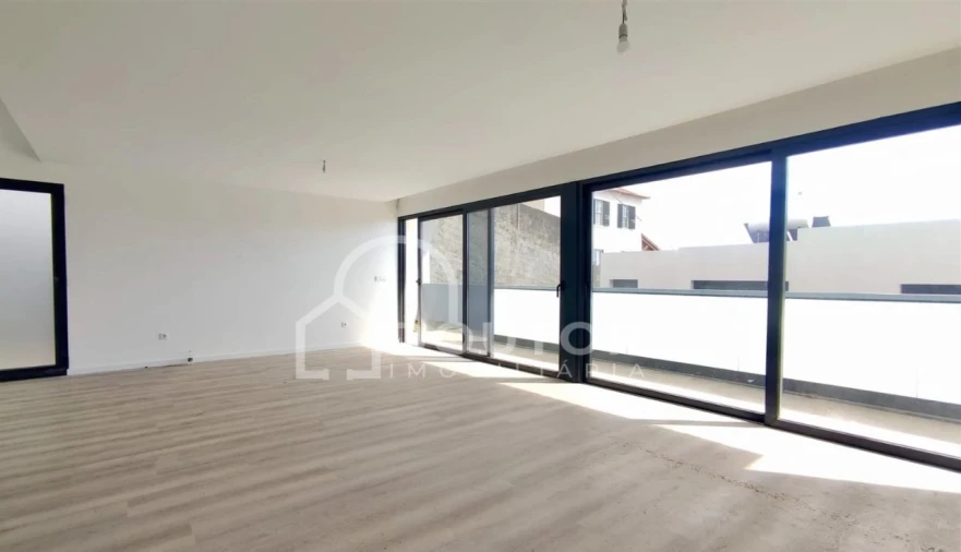 Moradia T3 para Venda em Santo Antonio Foto 6