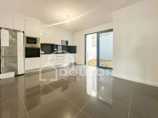 Moradia T3 para Venda em Santo Antonio Foto 9