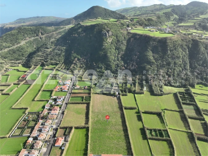 Terreno para Venda em Mosteiros Foto 2