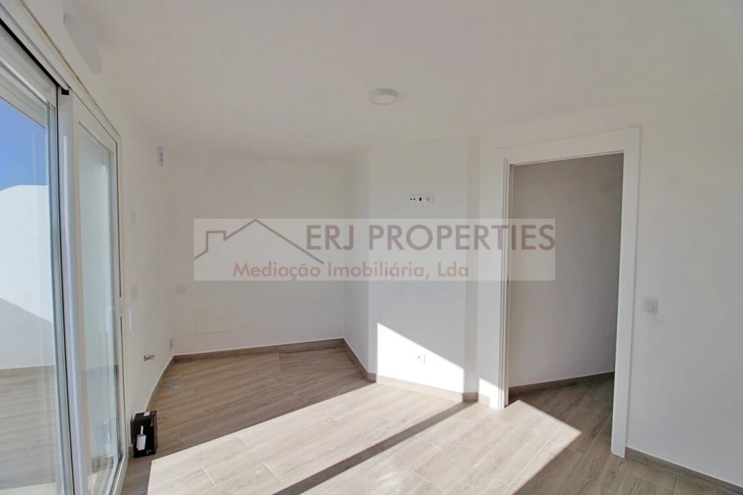 Apartamento T2 para Venda em Altura Foto 18