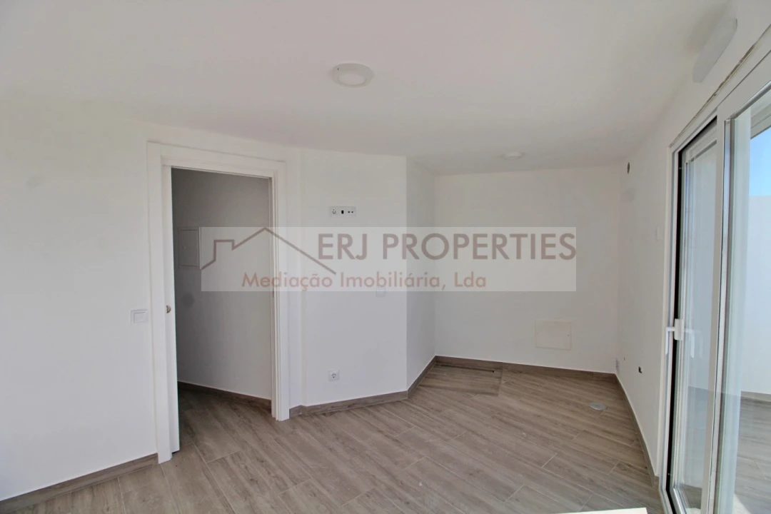 Apartamento T2 para Venda em Altura Foto 17