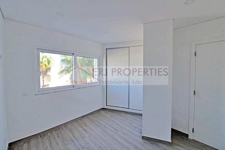 Apartamento T2 para Venda em Altura Foto 8