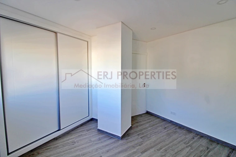 Apartamento T2 para Venda em Altura Foto 9