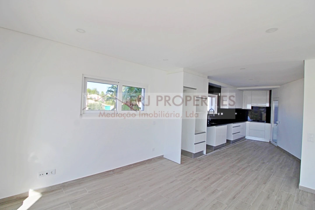 Apartamento T3 para Venda em Altura Foto 3