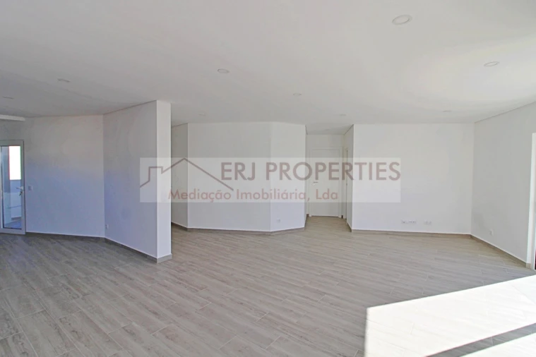 Apartamento T3 para Venda em Altura Foto 4