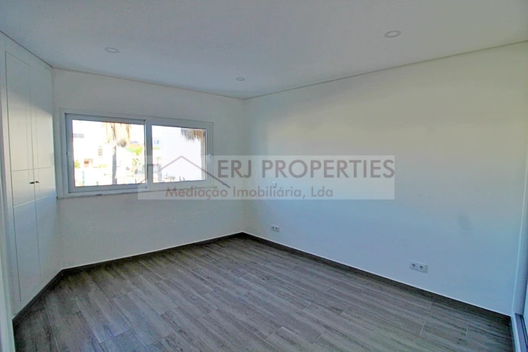 Apartamento T3 para Venda em Altura Foto 9