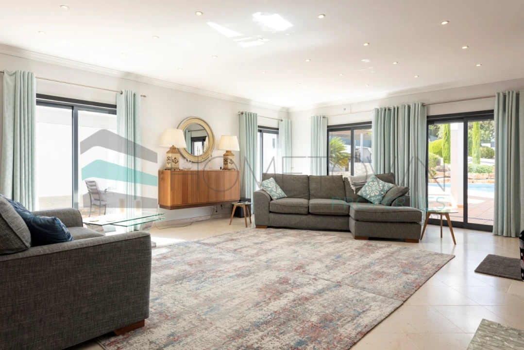 Moradia T4 para Venda em Boliqueime Foto 7