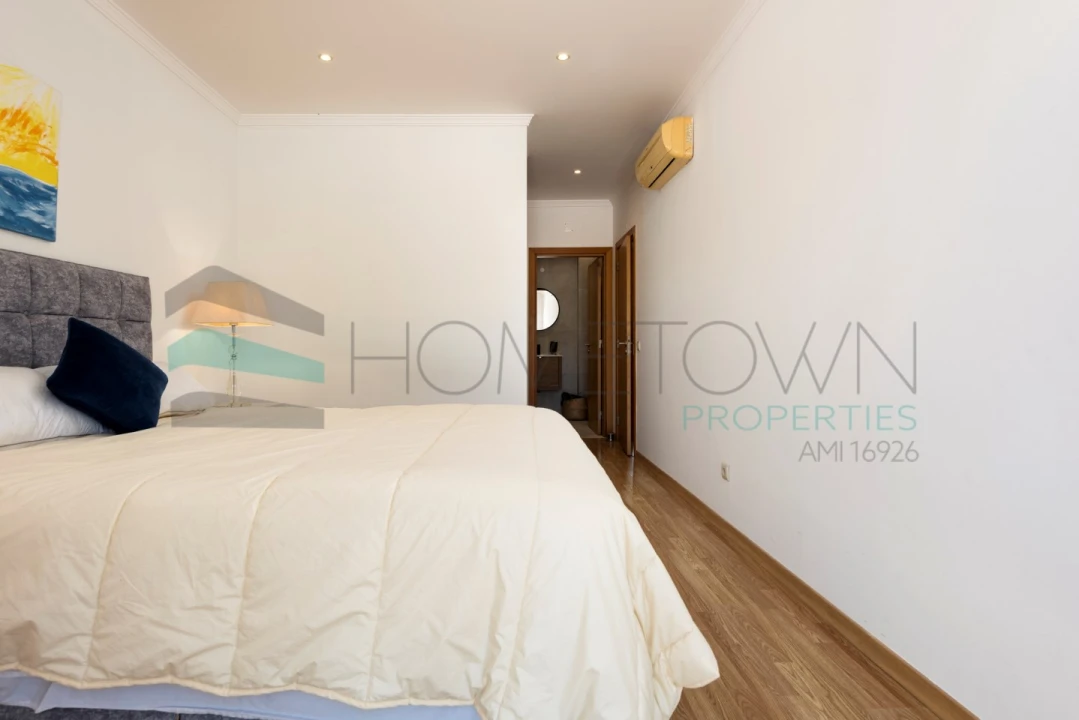 Moradia T4 para Venda em Boliqueime Foto 16