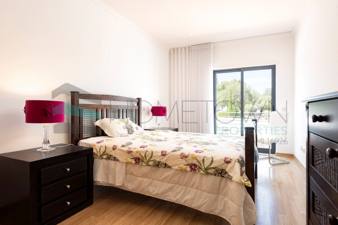 Moradia T4 para Venda em Boliqueime Foto 22