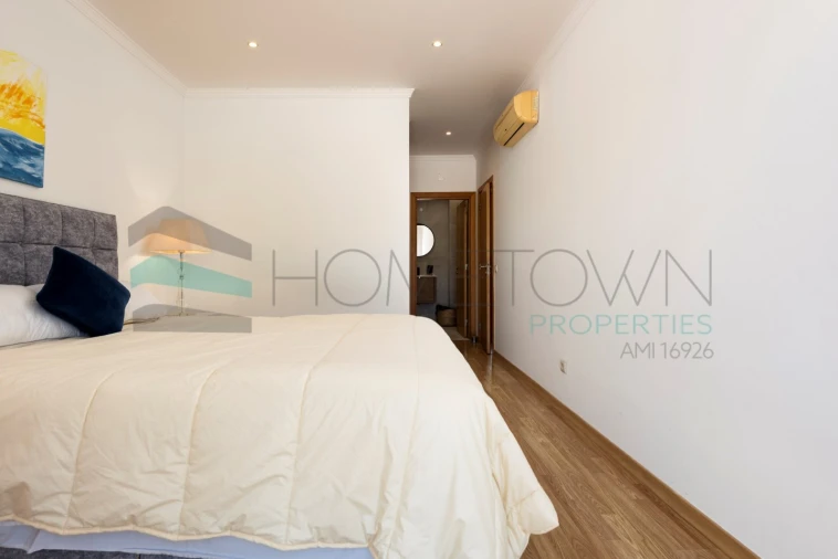 Moradia T4 para Venda em Boliqueime Foto 16