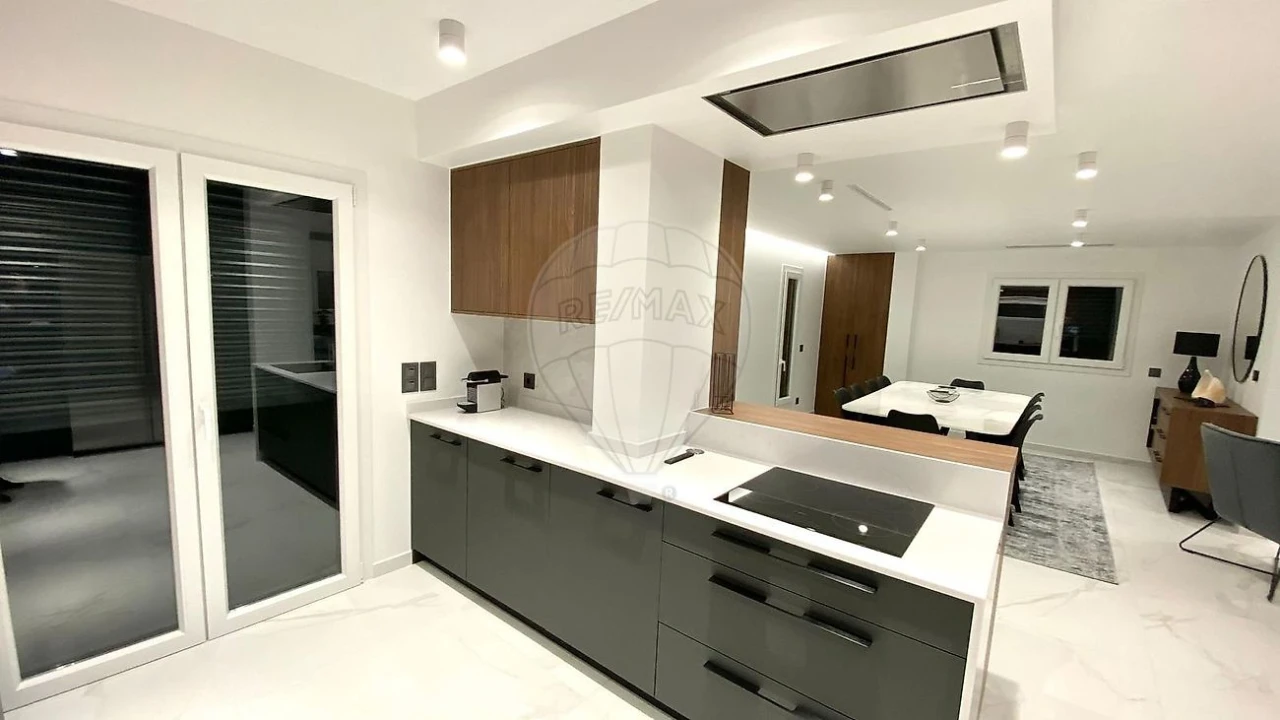 Moradia T5 para Venda em Ramada e Caneças Foto 15