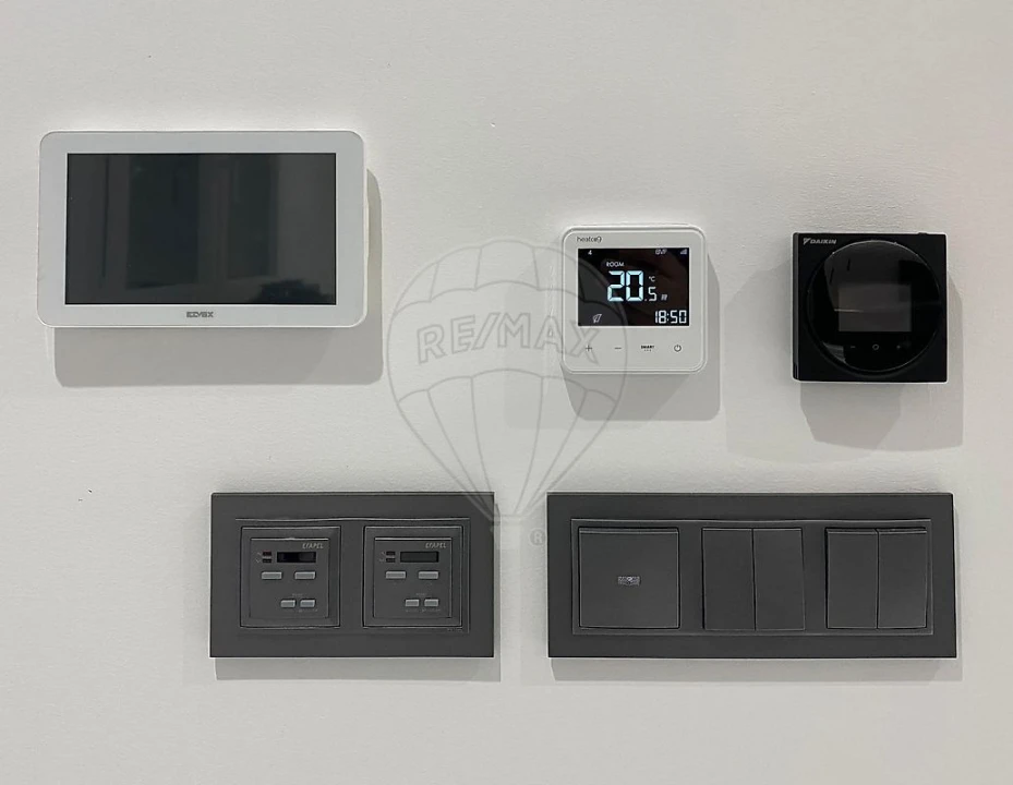 Moradia T5 para Venda em Ramada e Caneças Foto 11