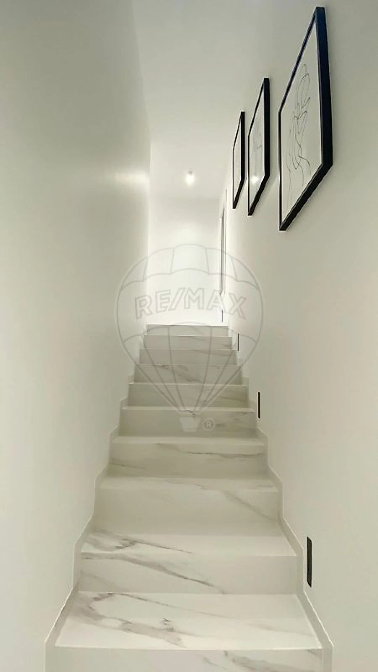 Moradia T5 para Venda em Ramada e Caneças Foto 16