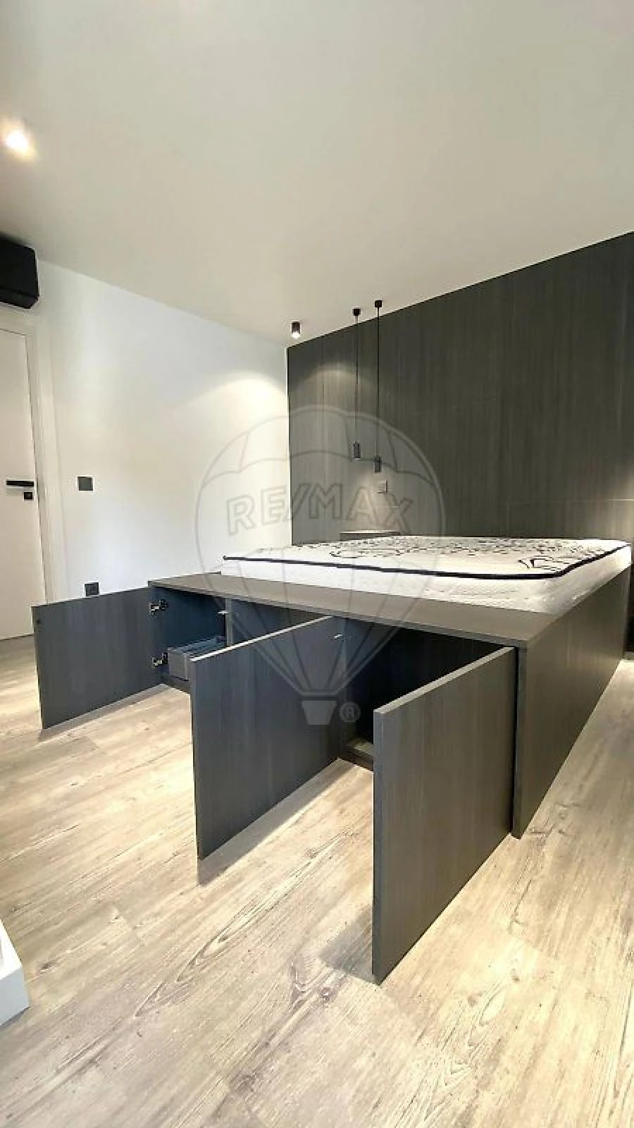 Moradia T5 para Venda em Ramada e Caneças Foto 24