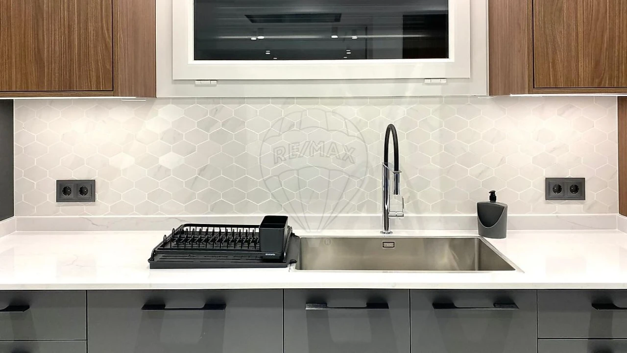 Moradia T5 para Venda em Ramada e Caneças Foto 8