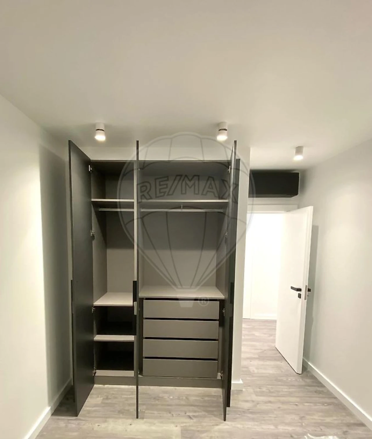 Moradia T5 para Venda em Ramada e Caneças Foto 22