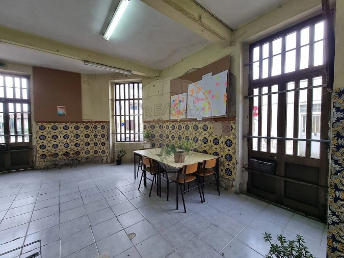 Armazém para Arrendamento em Paranhos Foto 4