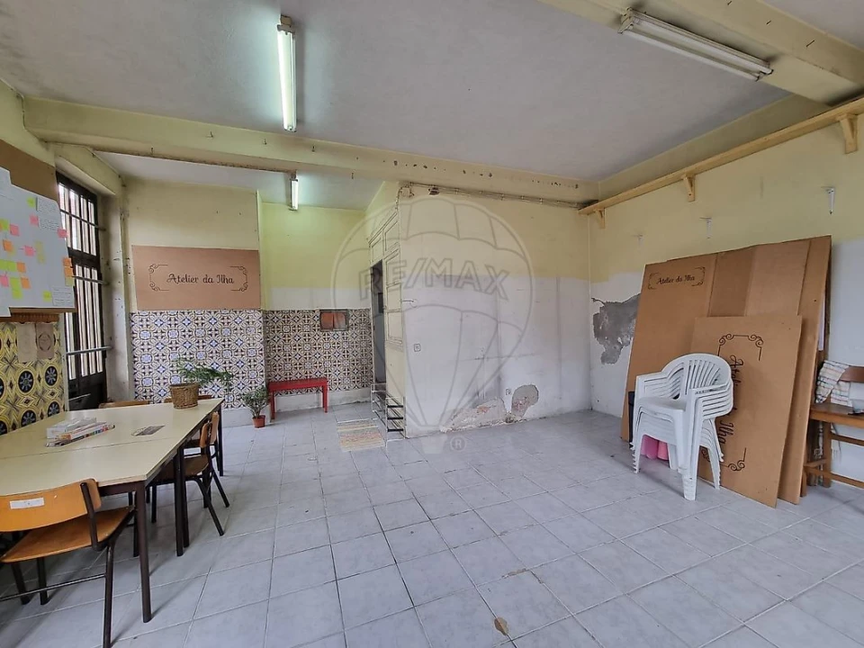 Armazém para Arrendamento em Paranhos Foto 1