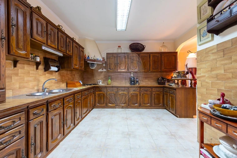 Moradia T4 para Venda em A dos Cunhados e Maceira Foto 7