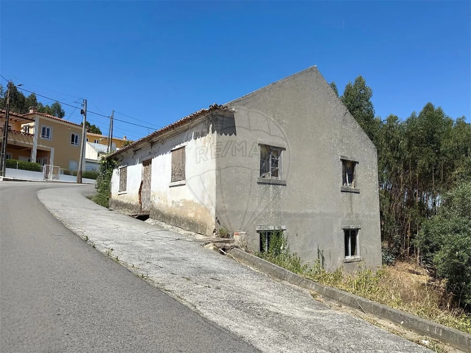 Moradia T2 para Venda em Santa Maria, São Pedro e Matacães Foto 2