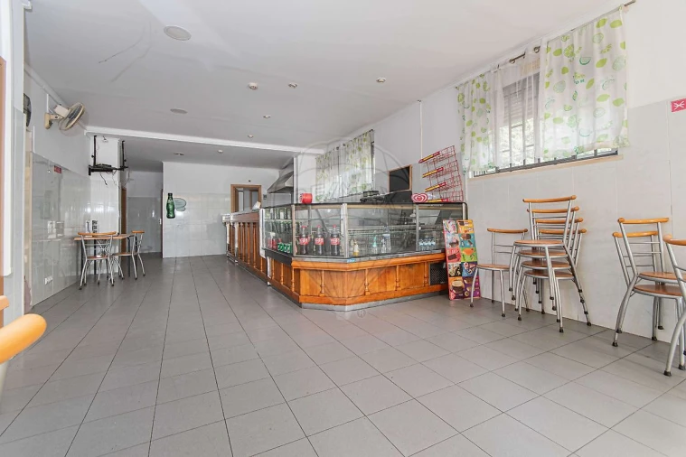 Loja para Venda em Porto Salvo Foto 6