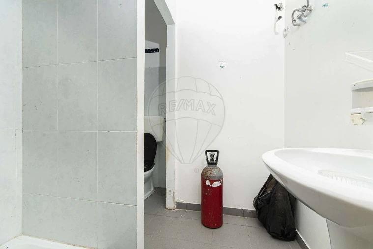 Loja para Venda em Porto Salvo Foto 16