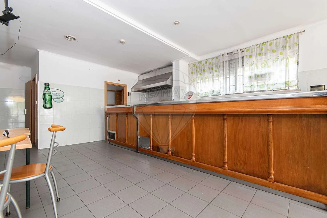 Loja para Venda em Porto Salvo Foto 9