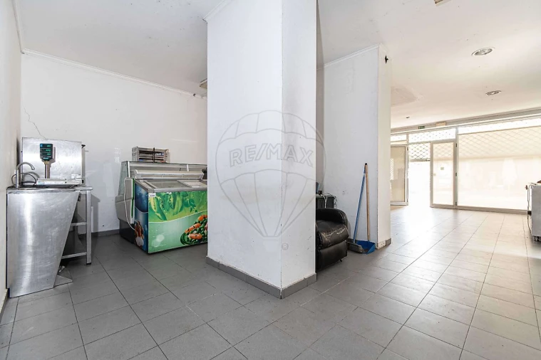 Loja para Venda em Porto Salvo Foto 10