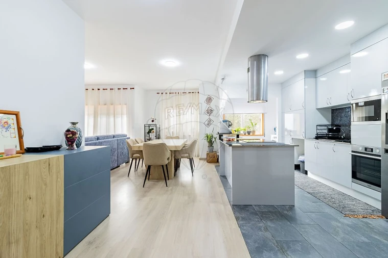 Apartamento T3 para Venda em Canelas