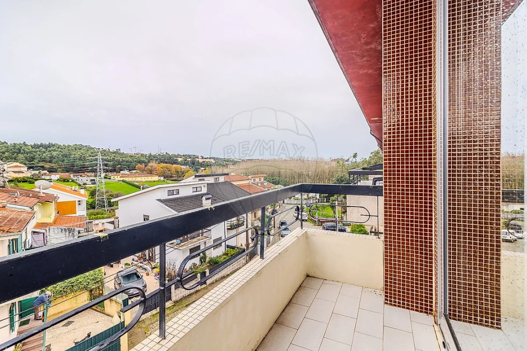 Apartamento T3 para Arrendamento em Fânzeres e São Pedro da Cova Foto 25