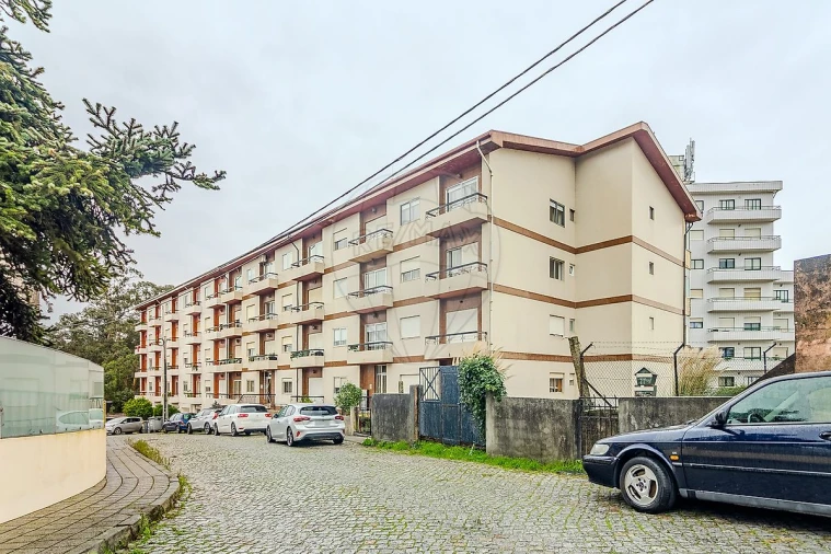 Apartamento T3 para Arrendamento em Fânzeres e São Pedro da Cova Foto 27