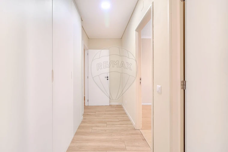 Apartamento T3 para Arrendamento em Fânzeres e São Pedro da Cova Foto 14