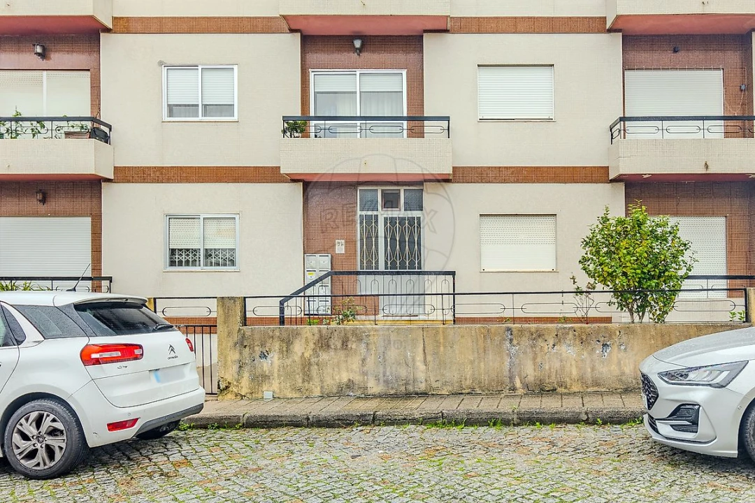 Apartamento T3 para Arrendamento em Fânzeres e São Pedro da Cova Foto 28