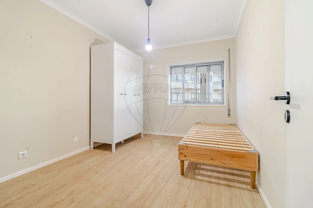 Apartamento T3 para Arrendamento em Fânzeres e São Pedro da Cova Foto 8