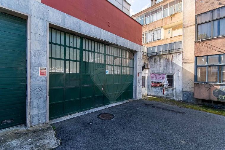 Armazém para Arrendamento em Póvoa de Santa Iria e Forte da Casa