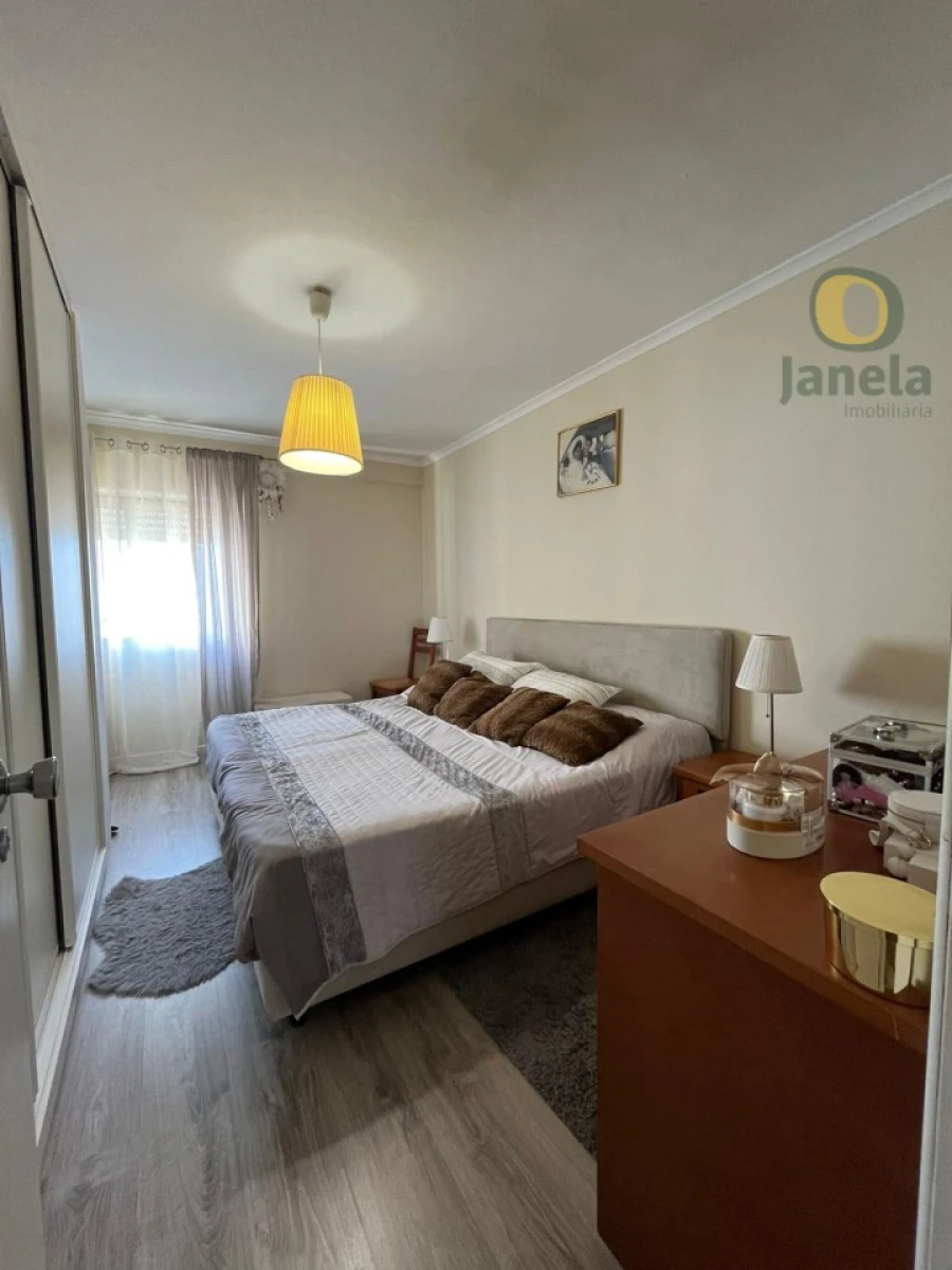 Apartamento T3 para Venda em Faro (Sé e São Pedro) Foto 1