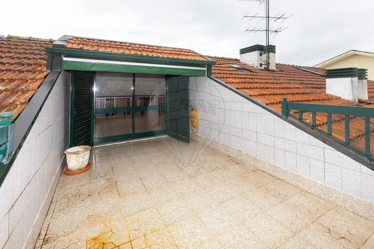 Moradia T2 para Venda em Fânzeres e São Pedro da Cova Foto 29