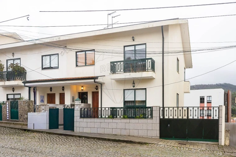 Moradia T2 para Venda em Fânzeres e São Pedro da Cova Foto 1