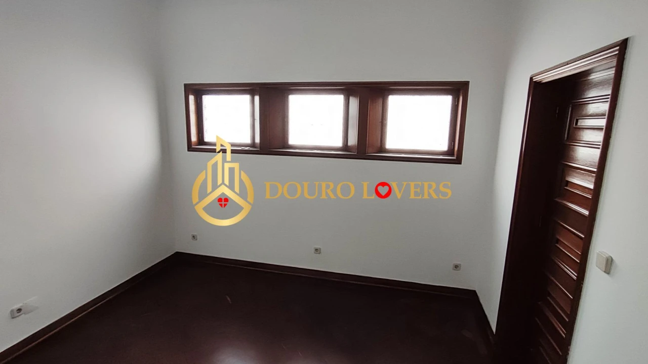 Negócio para Arrendamento em Cedofeita, Santo Ildefonso, Sé, Miragaia, São Nicolau e Vitória Foto 10